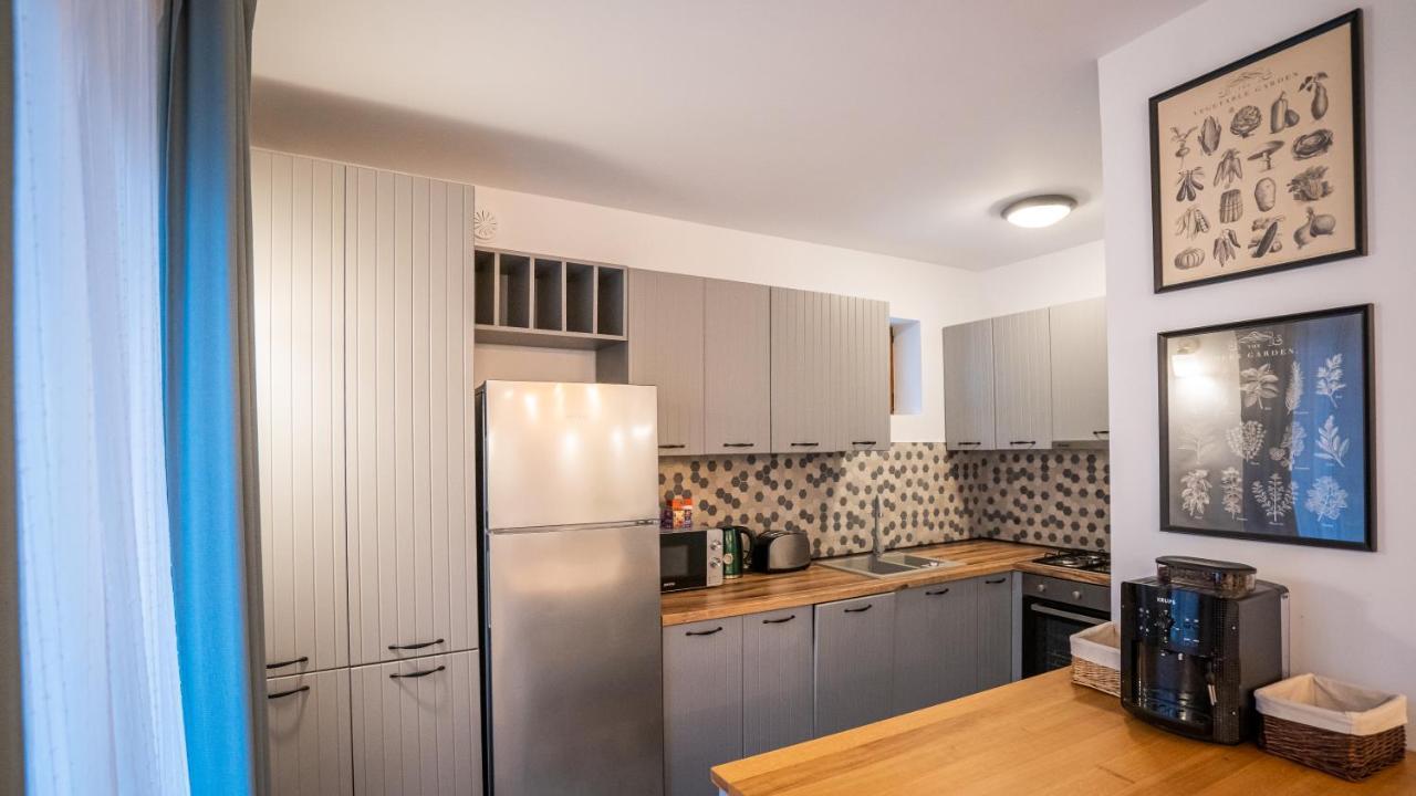 Family Treez Premium Apartments 波亚纳布拉索夫 外观 照片