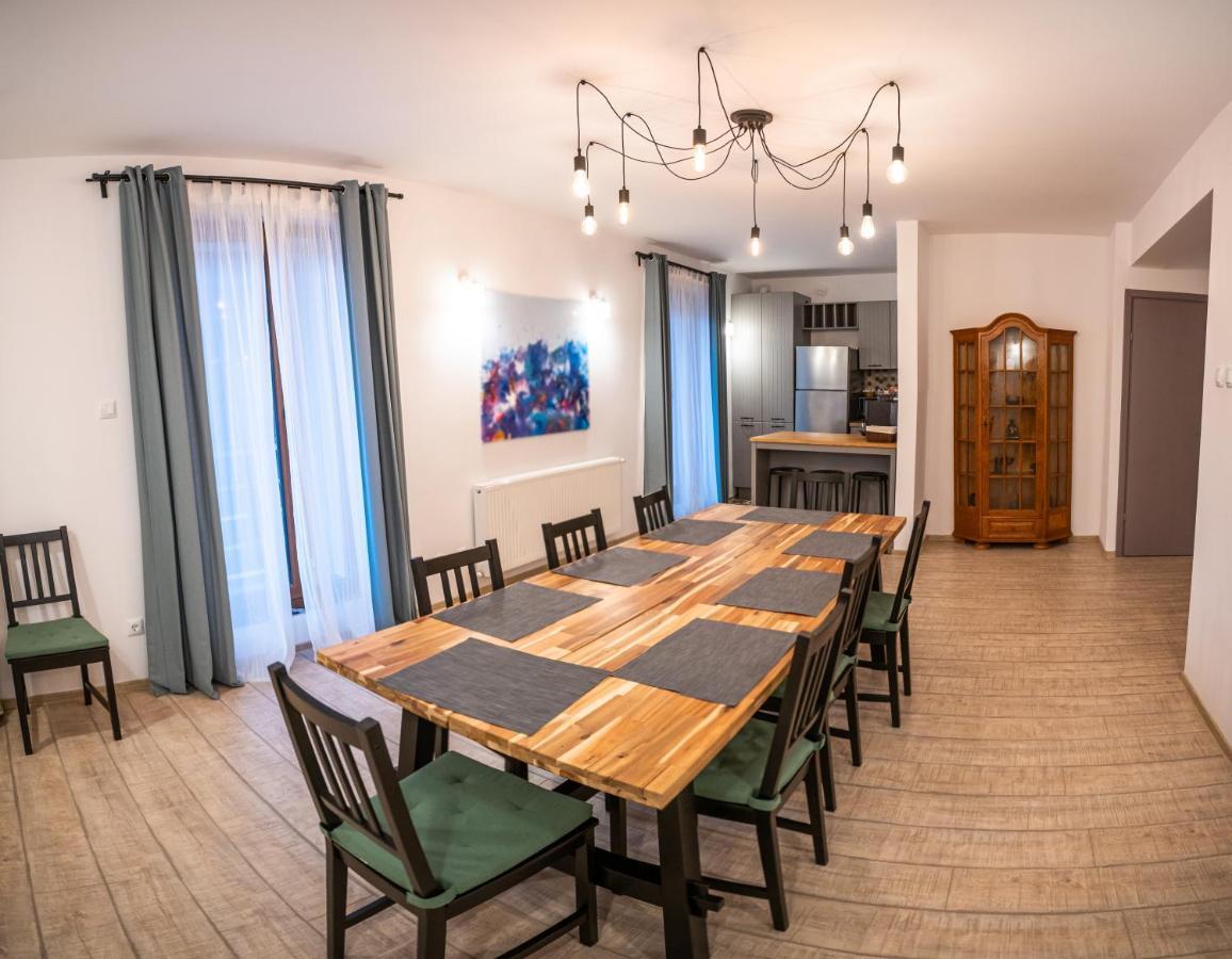 Family Treez Premium Apartments 波亚纳布拉索夫 外观 照片