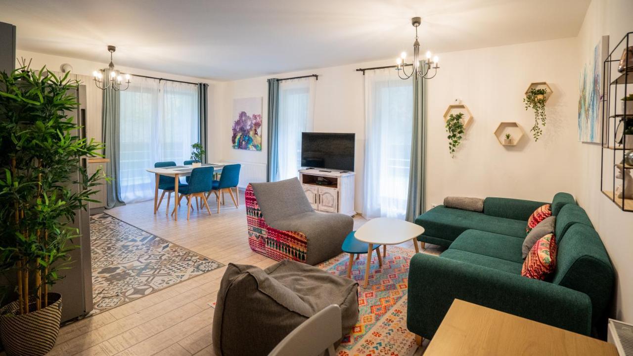 Family Treez Premium Apartments 波亚纳布拉索夫 外观 照片