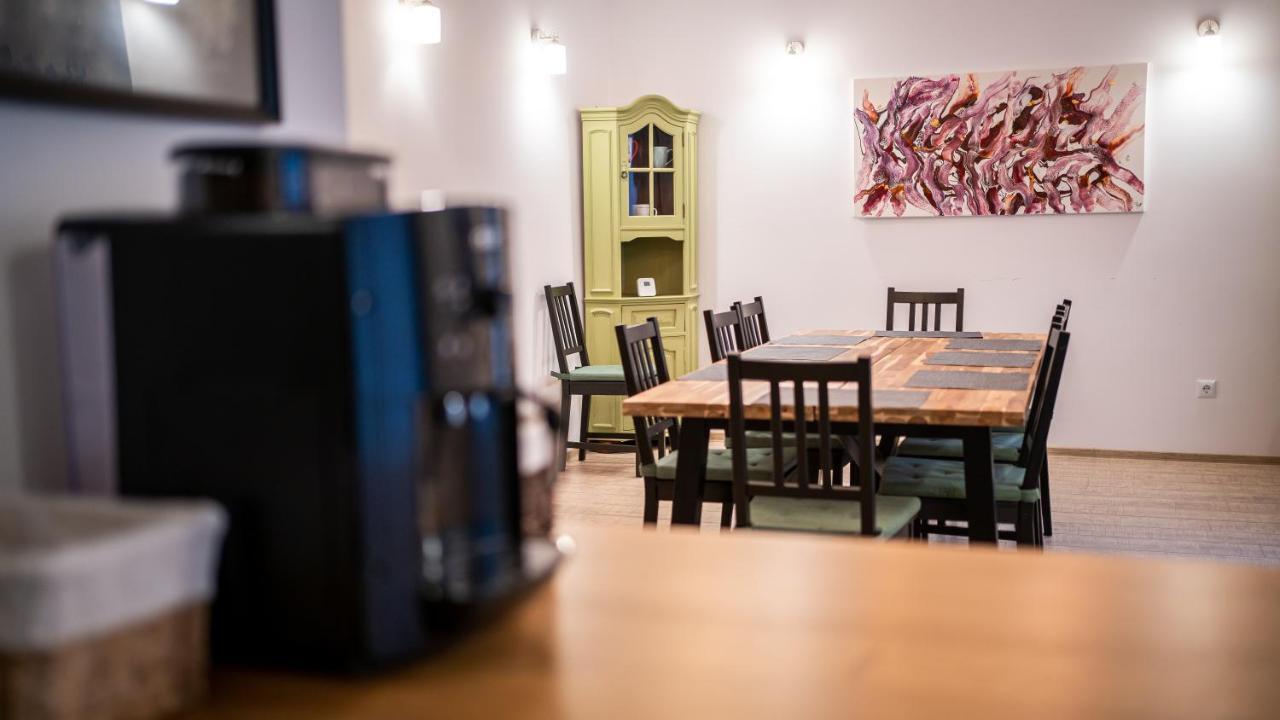 Family Treez Premium Apartments 波亚纳布拉索夫 外观 照片