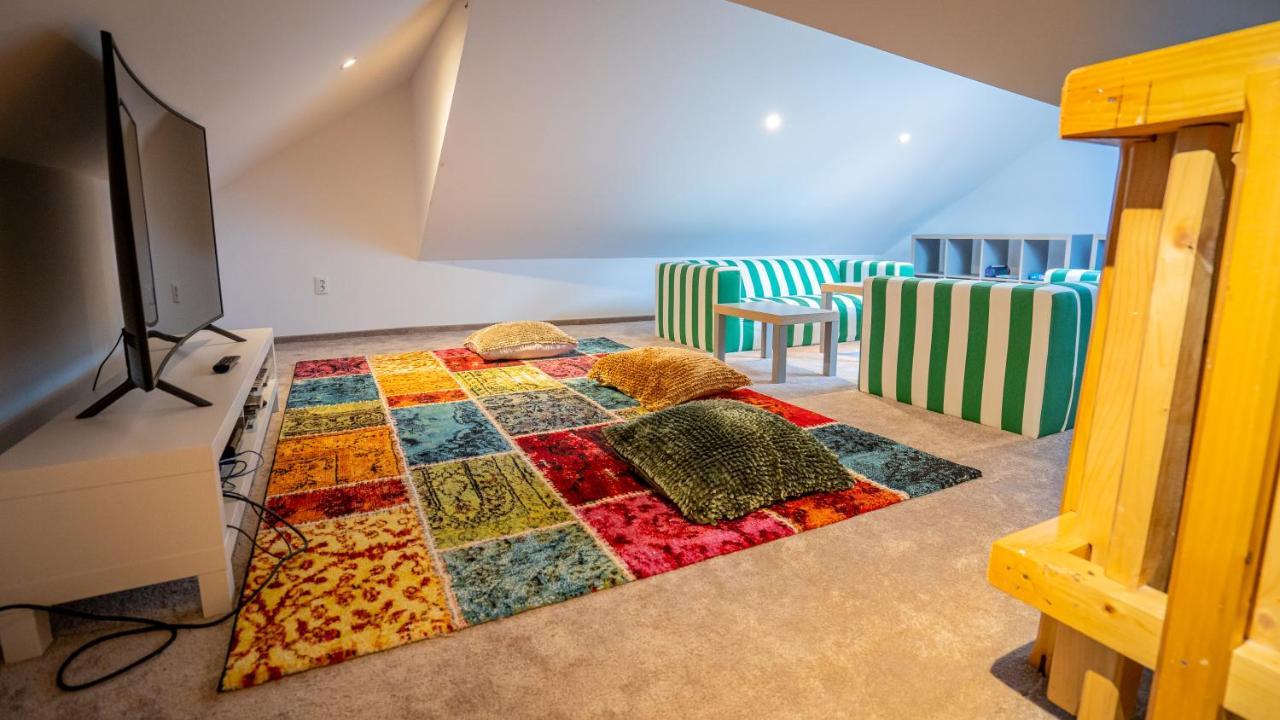 Family Treez Premium Apartments 波亚纳布拉索夫 外观 照片