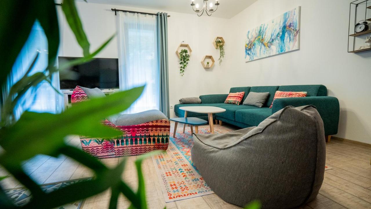 Family Treez Premium Apartments 波亚纳布拉索夫 外观 照片