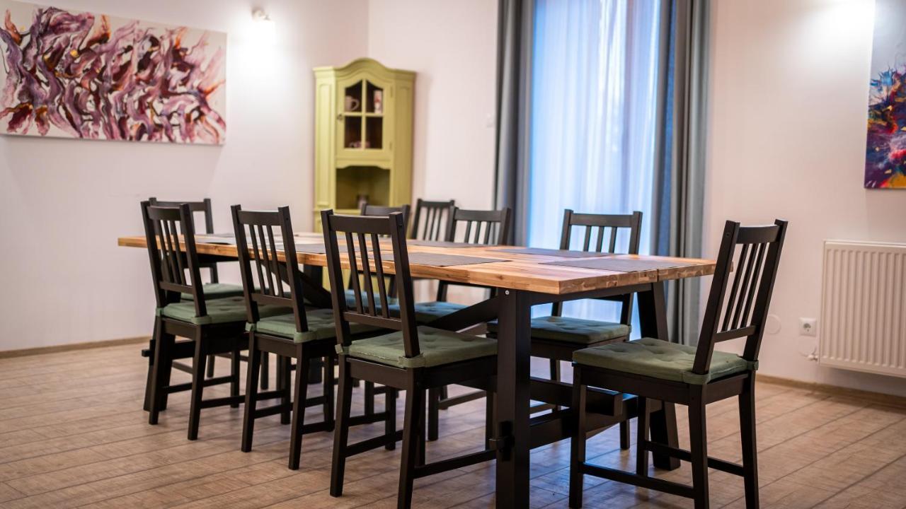 Family Treez Premium Apartments 波亚纳布拉索夫 外观 照片