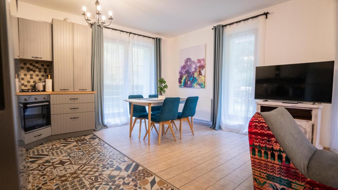 Family Treez Premium Apartments 波亚纳布拉索夫 外观 照片