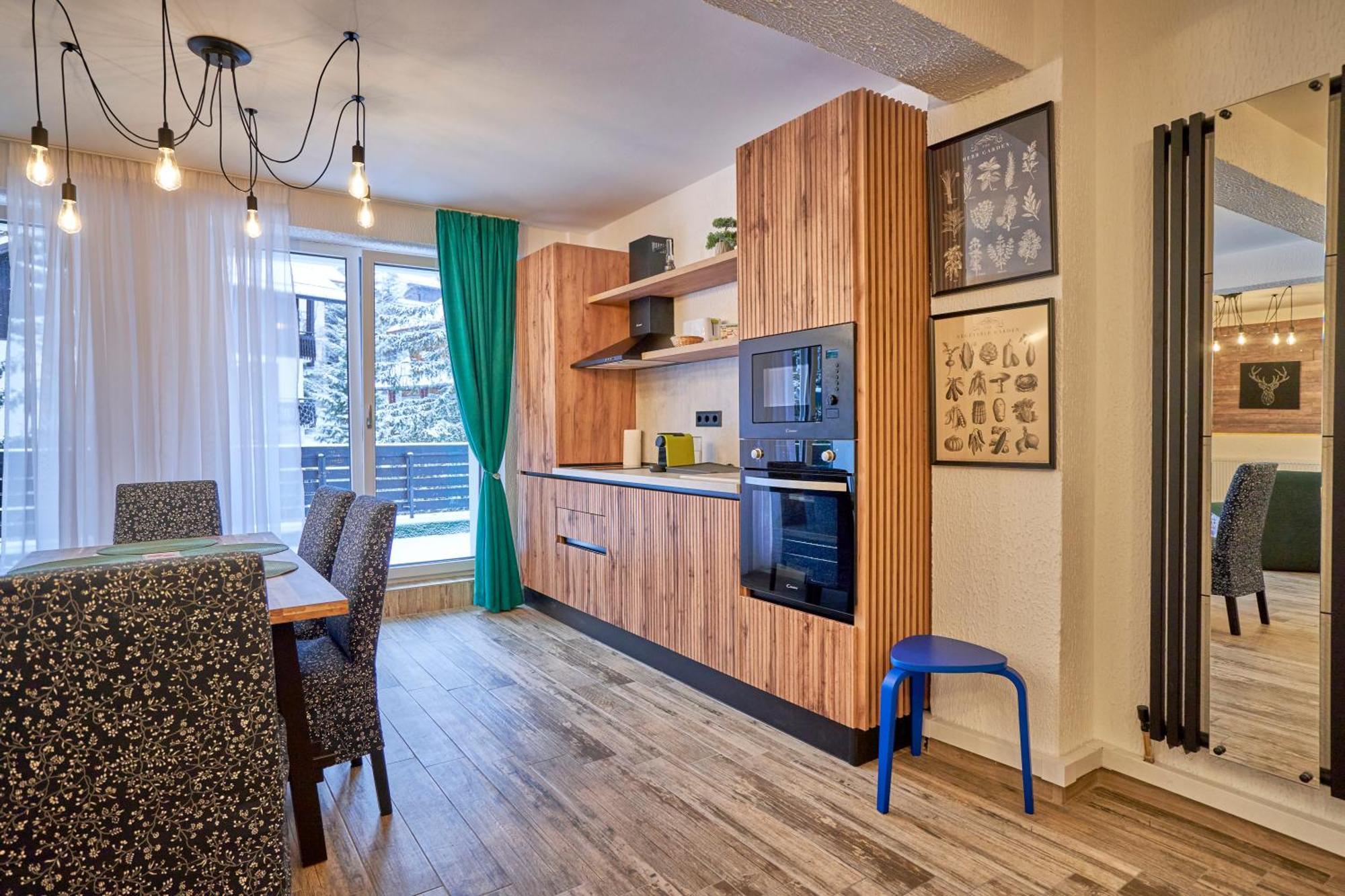 Family Treez Premium Apartments 波亚纳布拉索夫 外观 照片