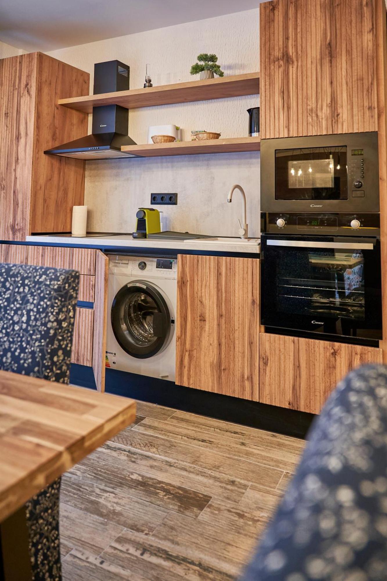 Family Treez Premium Apartments 波亚纳布拉索夫 外观 照片